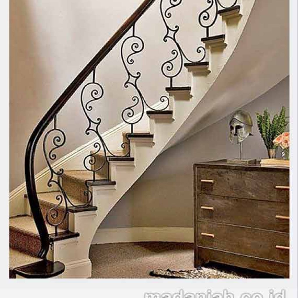 Railing Tangga Besi Hollow Murah Model Terbaru - Madaniah™