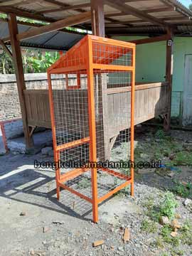 Sedia Tempat Sampah Botol Plastik Batang Harga Terjangkau