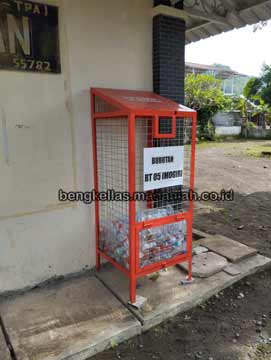Sedia Tempat Sampah Botol Plastik Grobogan