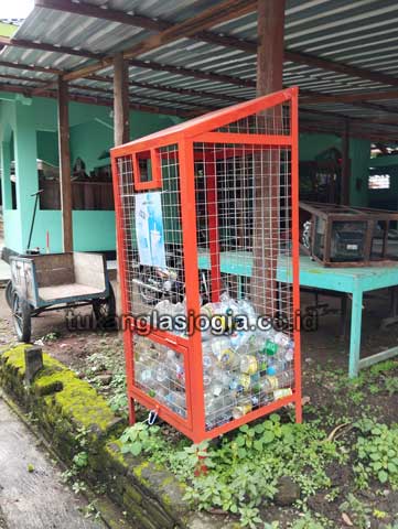 Sedia Tempat Sampah Botol Plastik Bogor