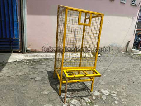 Sedia Tempat Sampah Botol Plastik Kota Cimahi