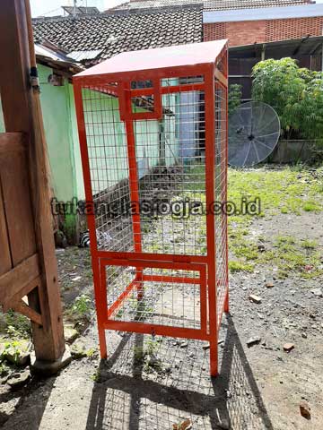 Sedia Tempat Sampah Botol Plastik Kota Pasuruan