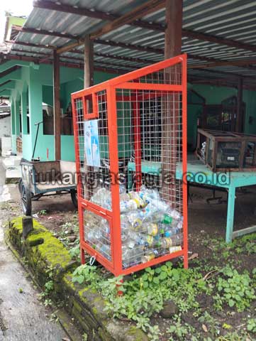 Sedia Tempat Sampah Botol Plastik Kota Serang