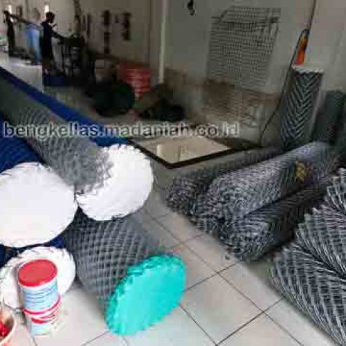 Pabrik Kawat Harmonika Empat Lawang