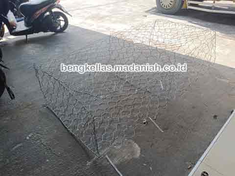Pabrik Bronjong Kawat Bombana Murah