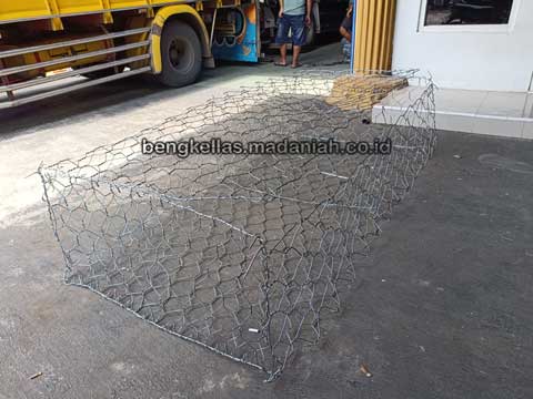 Produsen Bronjong Kawat Empat Lawang Harga Murah