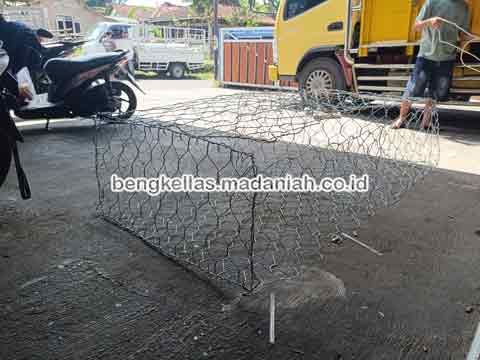Produsen Bronjong Kawat Sitaro Murah