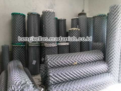 Pabrik Kawat Harmonika Buru Selatan