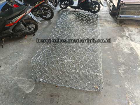 Produsen Bronjong Kawat Flores Timur