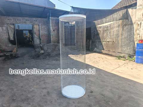 Supplier Tempat Sampah Botol Plastik Empat Lawang Murah
