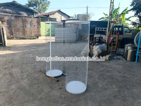 Tempat Sampah Botol Plastik Lampung Timur
